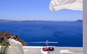 Nikos Villas